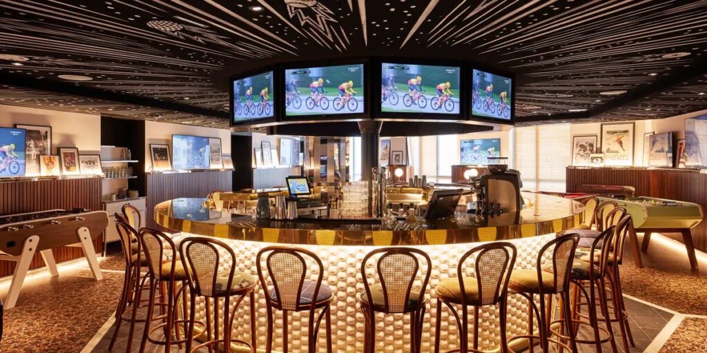 the Bar at Mama Shelter La Defense