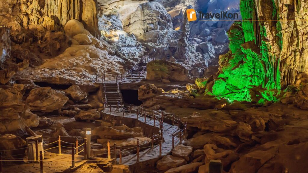 Sung Sot Cave, Vietnam